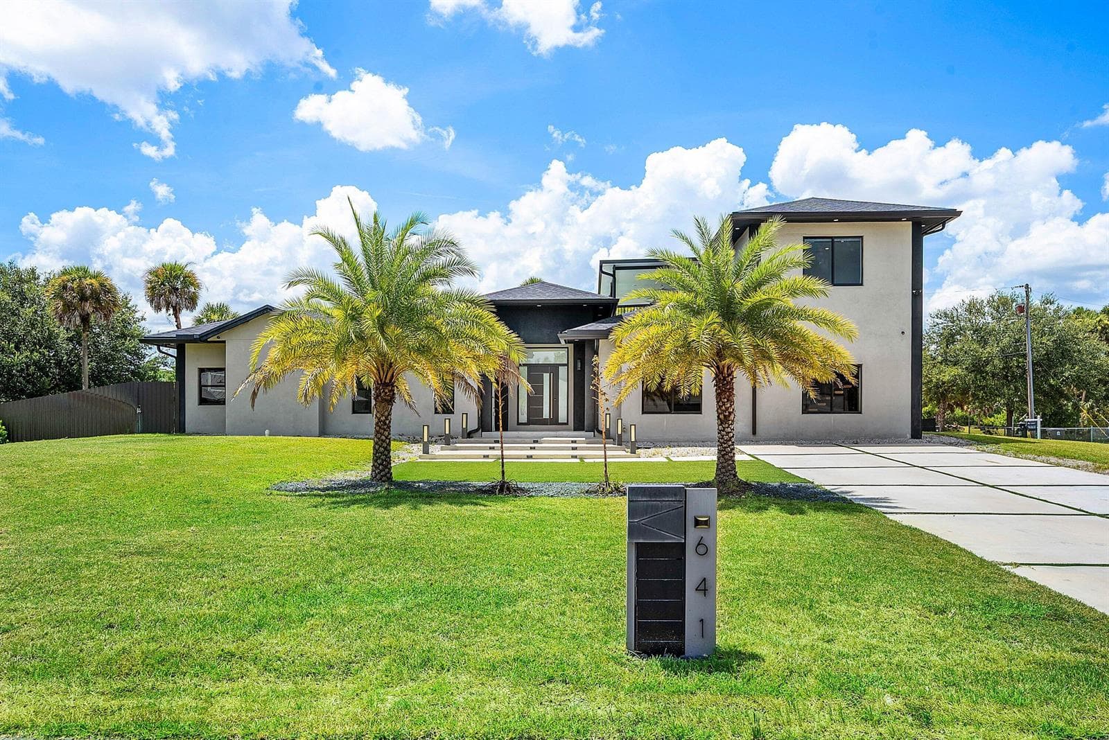 641 Marshall Road, West Palm Beach, FL 33413 photo 2