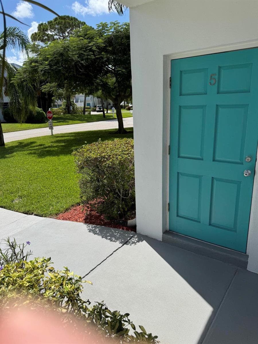 2929 SE OCEAN Boulevard # 108-5, Stuart, FL 34996