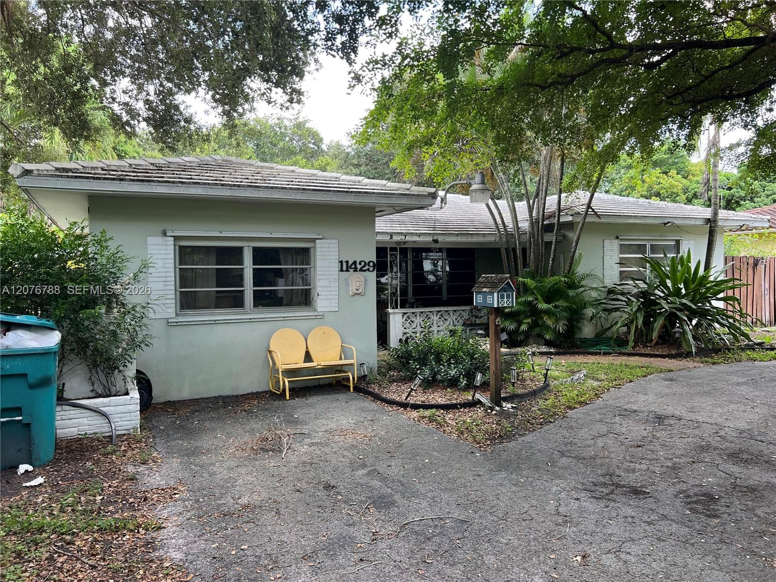 11429 NE 11th Pl, Biscayne Park, FL 33161 photo 2