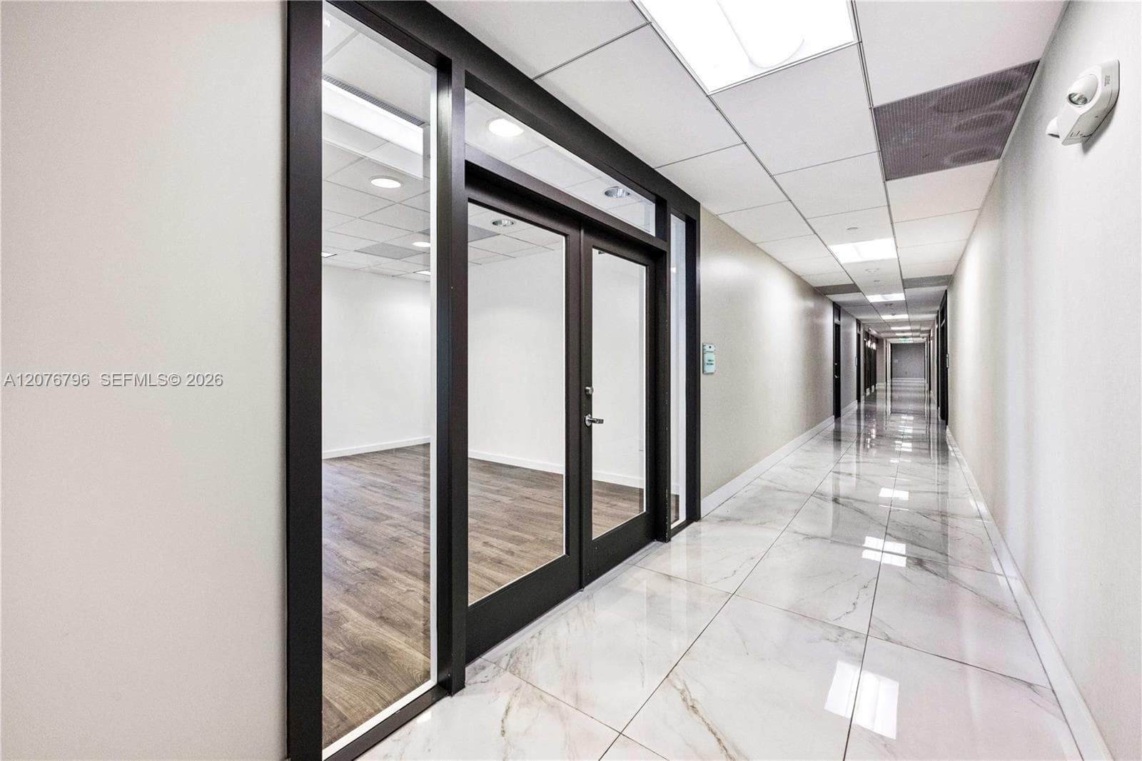 150 SE 2nd Ave # 1010, Miami, FL 33131 photo 2