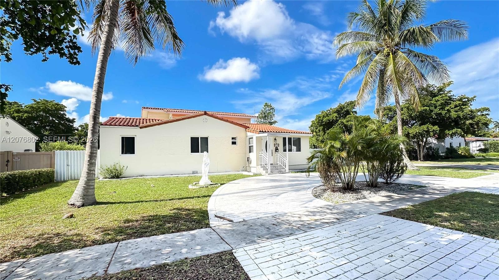 970 Plover Ave, Miami Springs, FL 33166