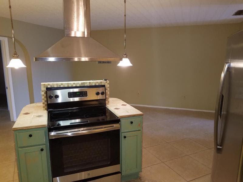 5725 FERNLEY Drive E # 7, West Palm Beach, FL 33415 photo 2
