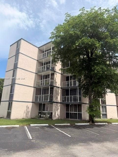 6955 NW 186th St # F306, Hialeah, FL 33015 photo 3