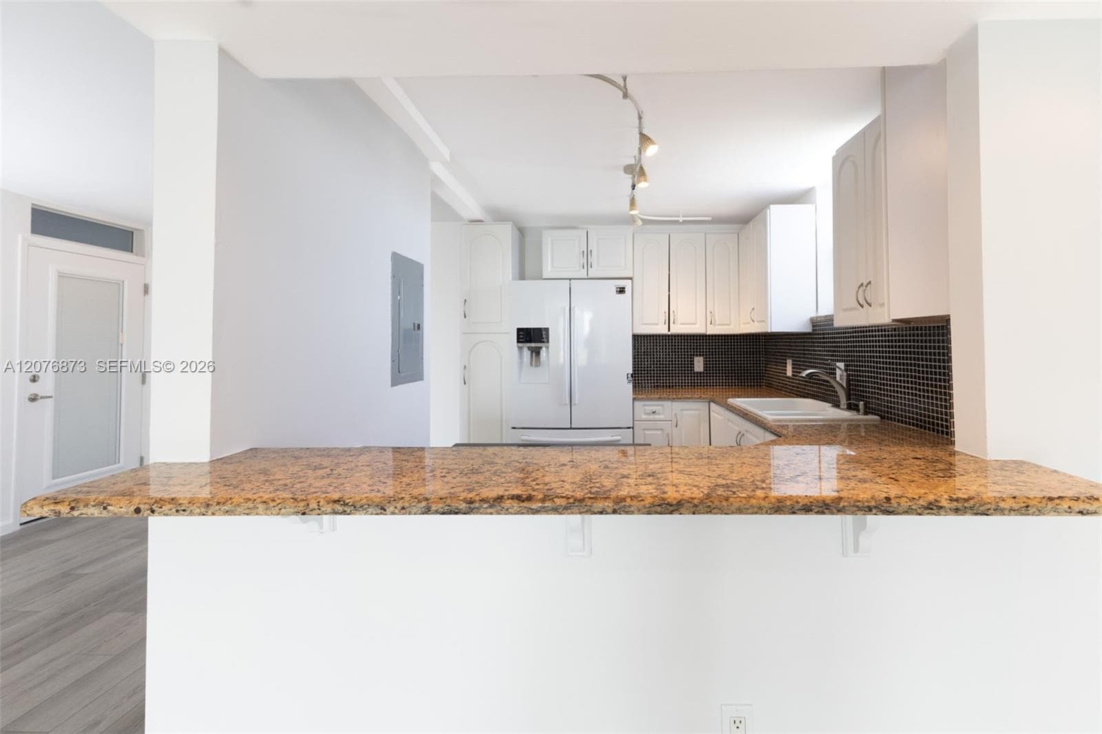 1045 10th St # 604, Miami Beach, FL 33139 photo 4