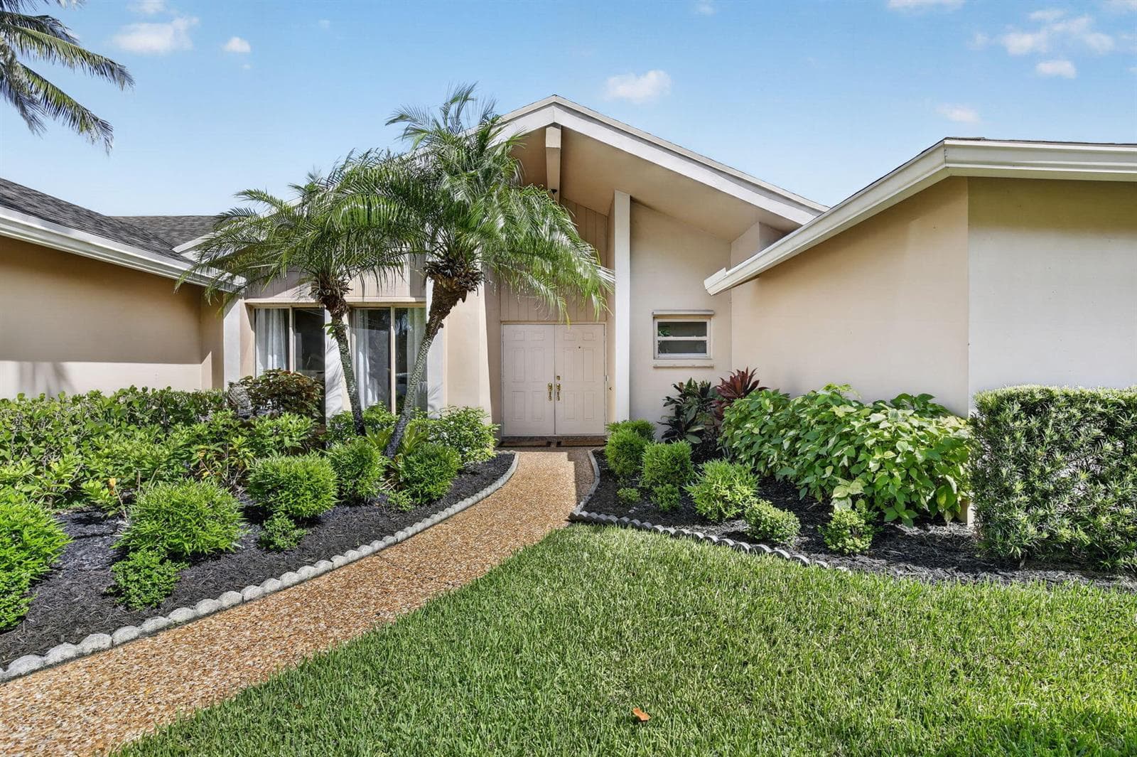 9821 SW 1ST Court, Plantation, FL 33324