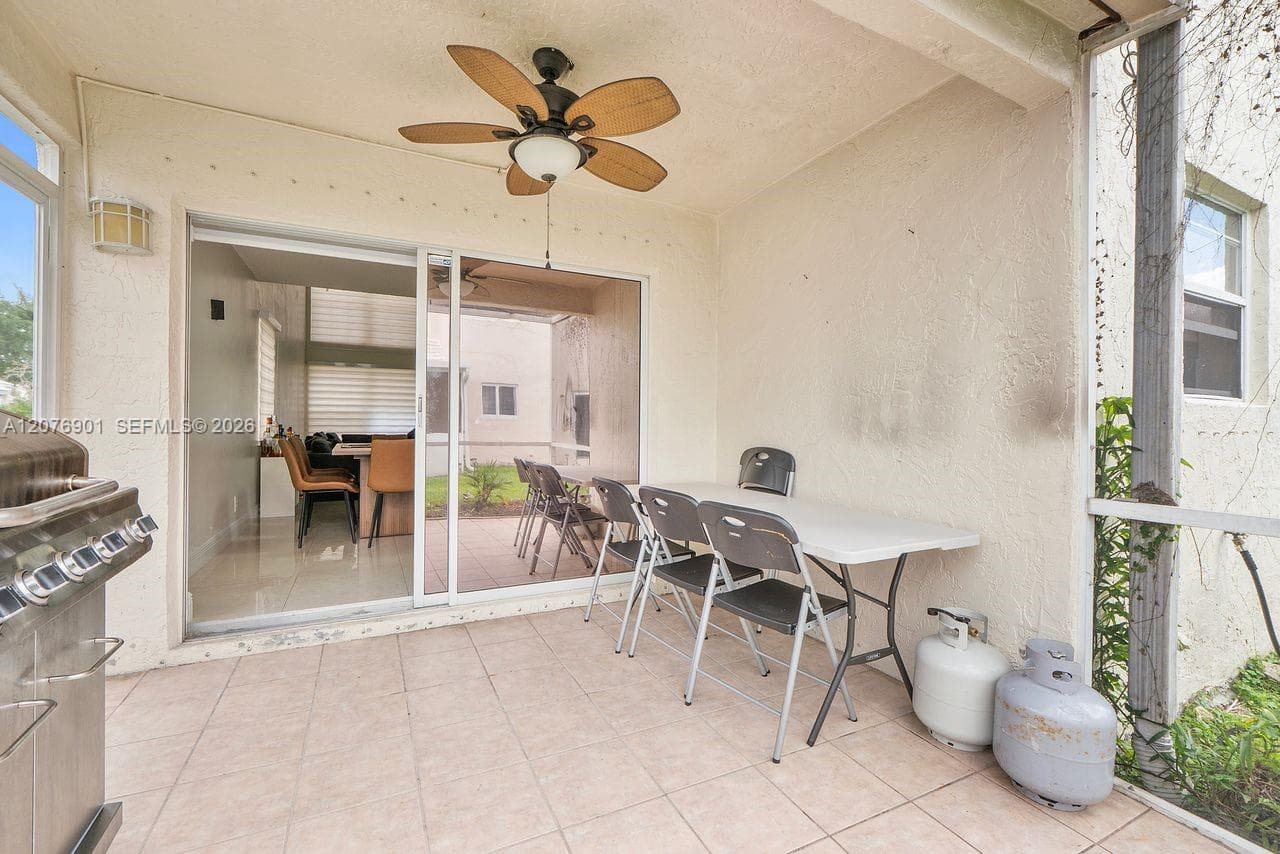 9602 NW 8th Cir, Plantation, FL 33324 photo 4