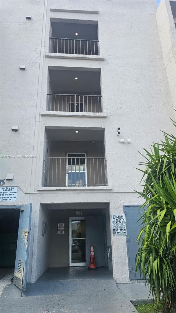5625 W 20th Ave # 208, Hialeah, FL 33012 photo 2