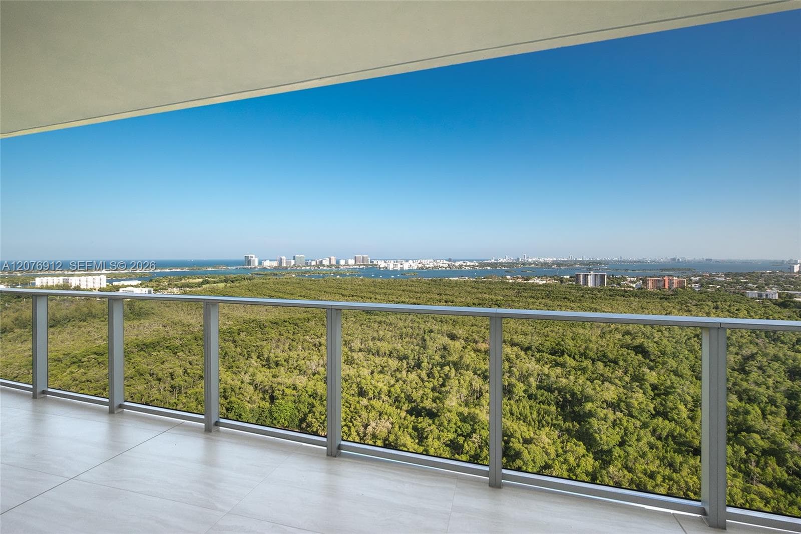2411 Laguna Circle # 2402, North Miami, FL 33181
