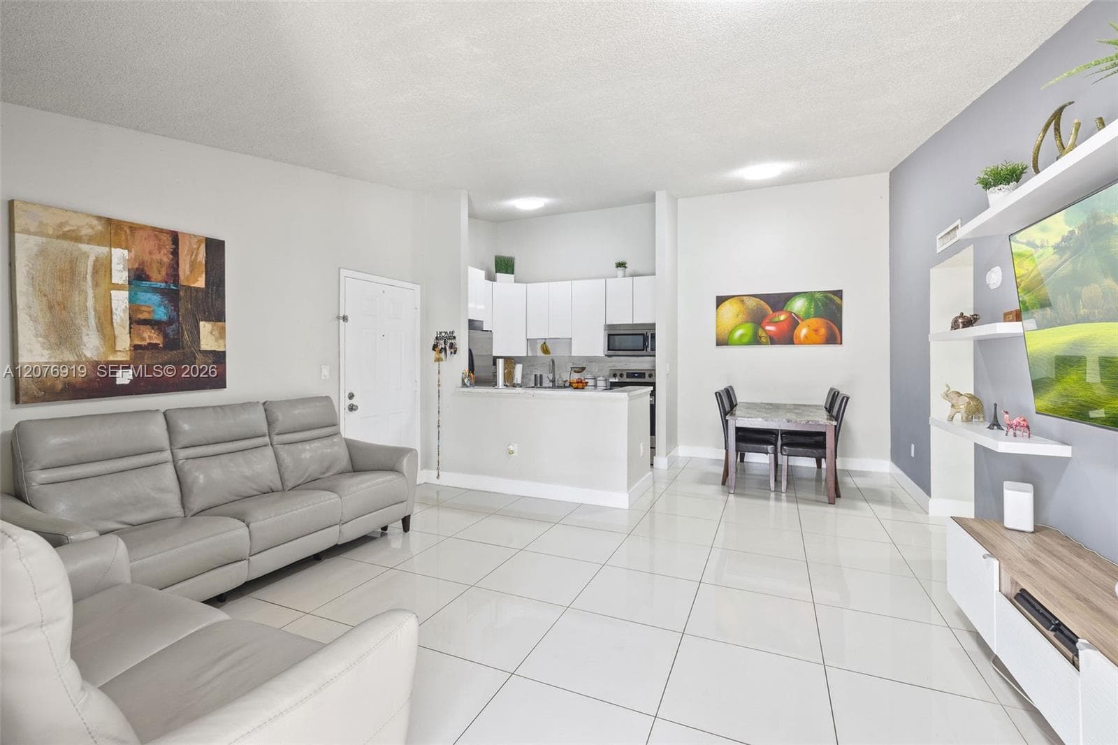 827 NE 199th St # 206, Miami, FL 33179 photo 5