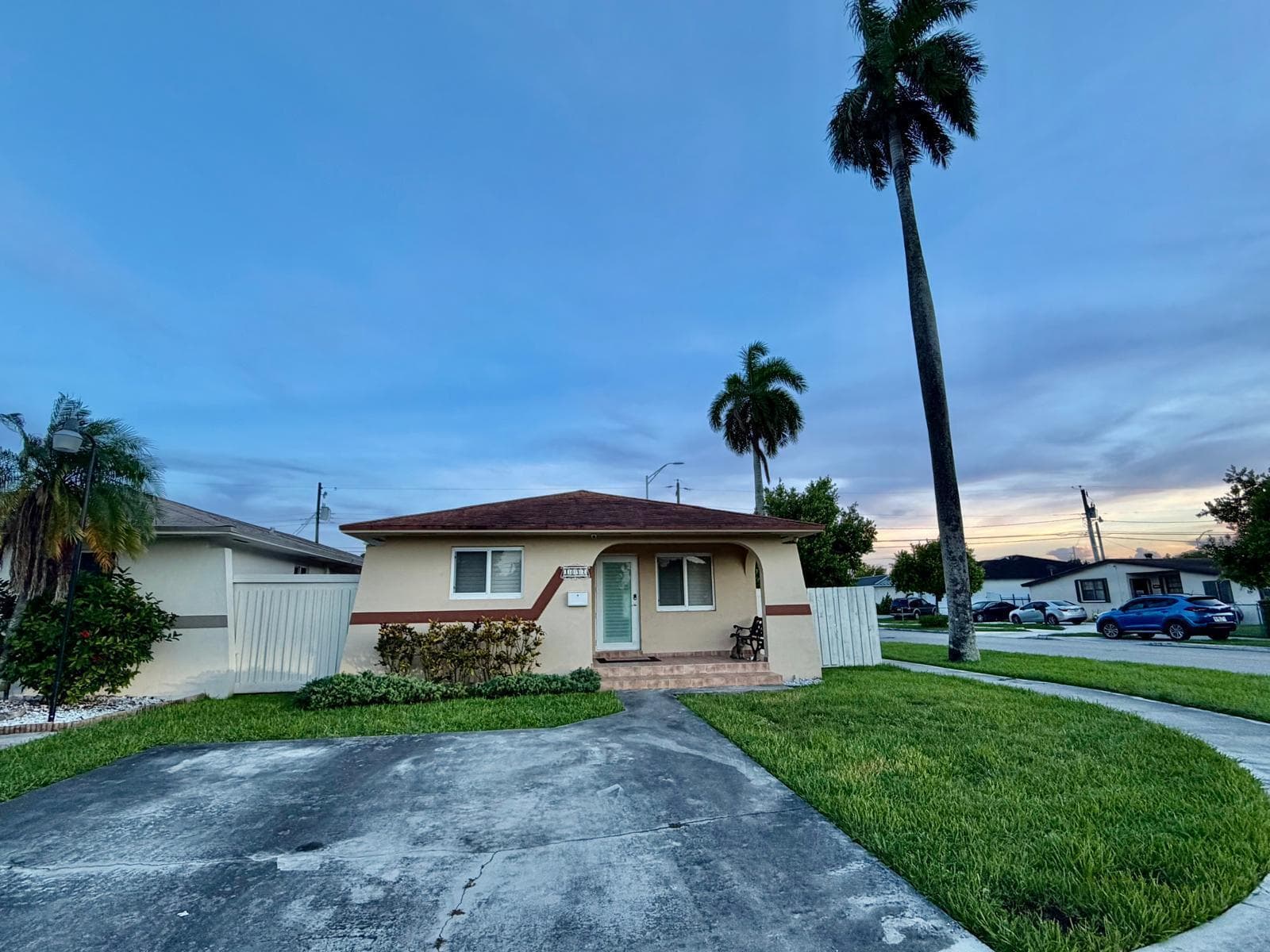 1092 W 32nd Street, Hialeah, FL 33012 photo 2