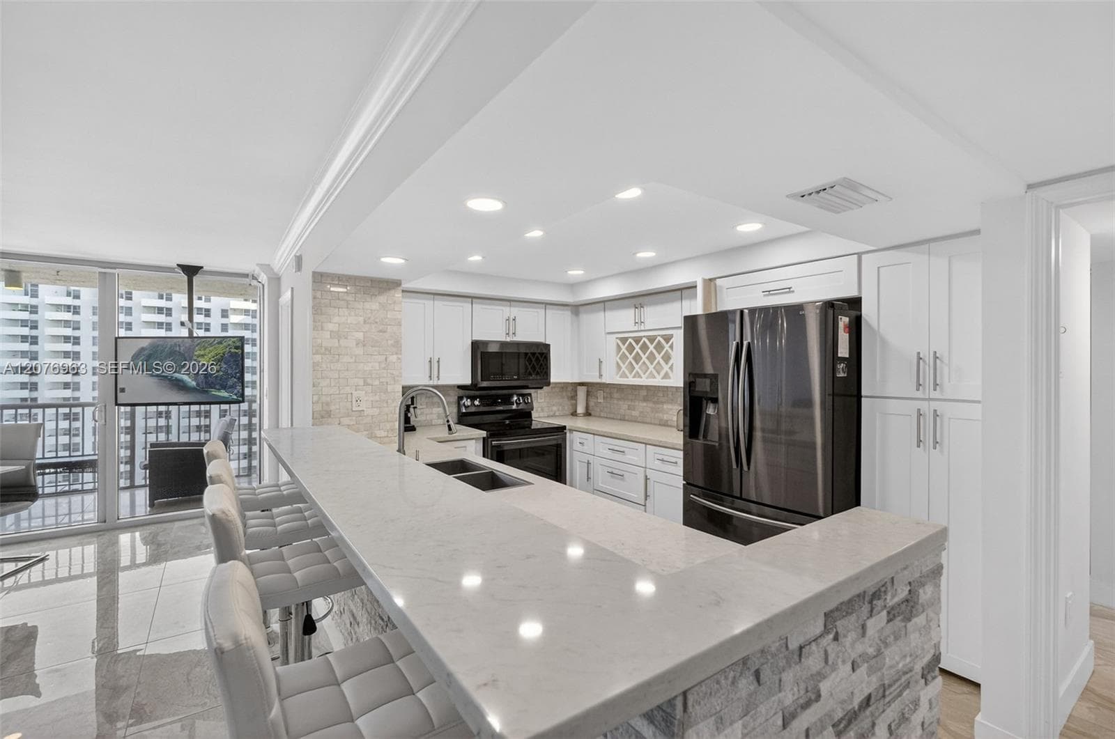 2655 Collins Ave # 00, Miami Beach, FL 33140 photo 2