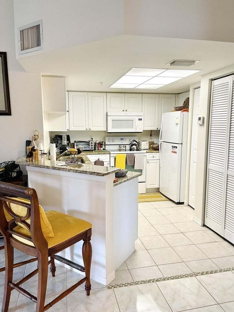 300 CRESTWOOD Court N # 309, Royal Palm Beach, FL 33411 photo 2