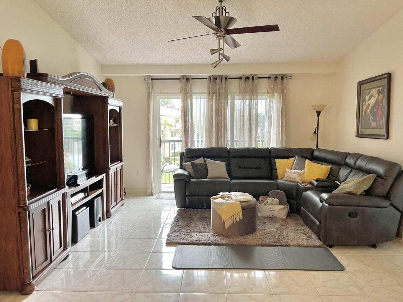 300 CRESTWOOD Court N # 309, Royal Palm Beach, FL 33411 photo 3