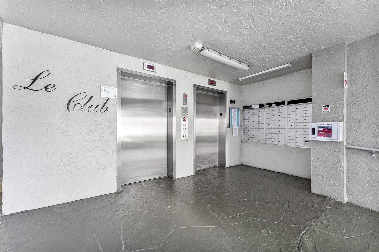 2205 S CYPRESS BEND Drive # 302, Pompano Beach, FL 33069 photo 2