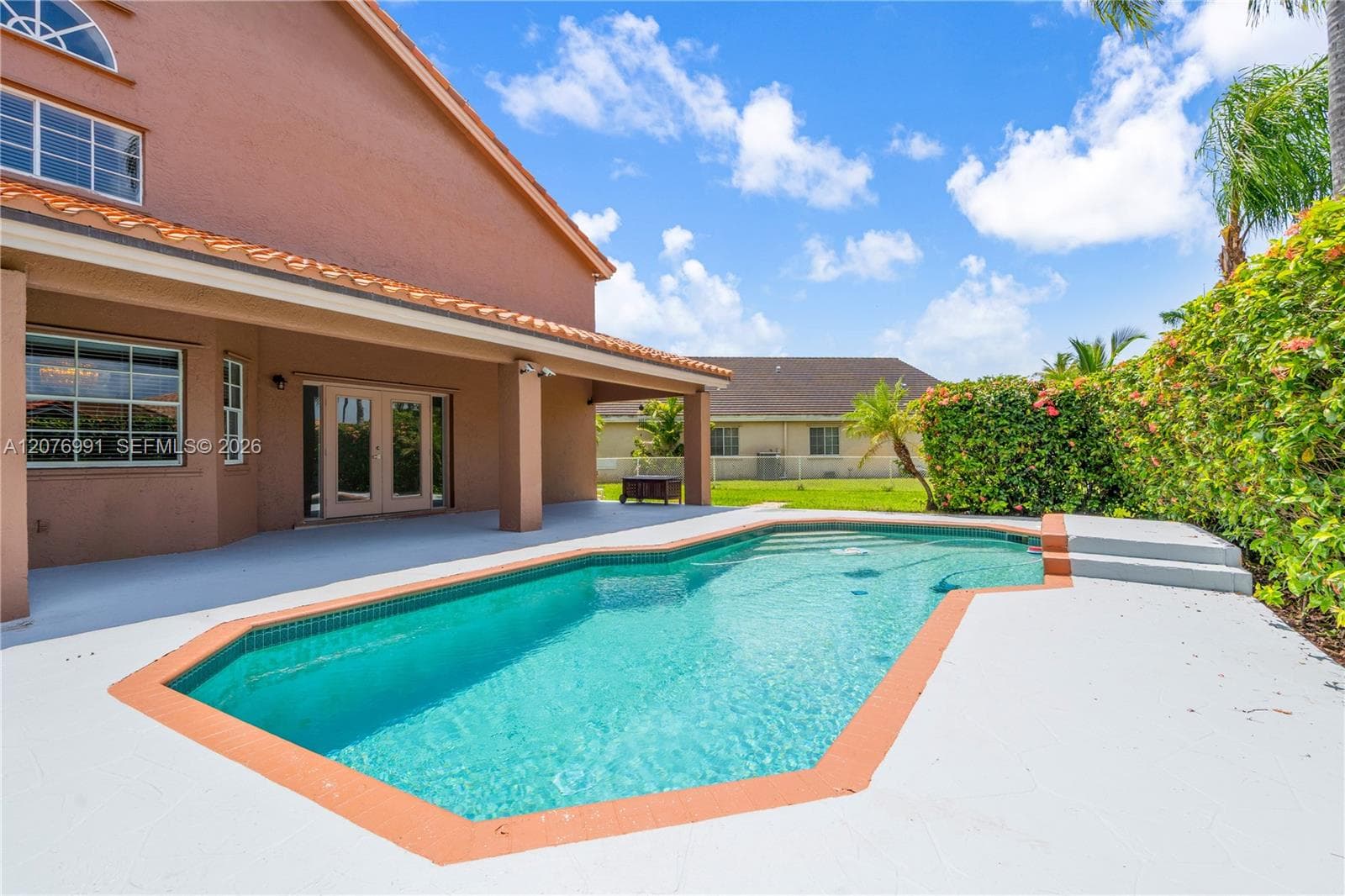 950 NW 197th Ter, Pembroke Pines, FL 33029 photo 2
