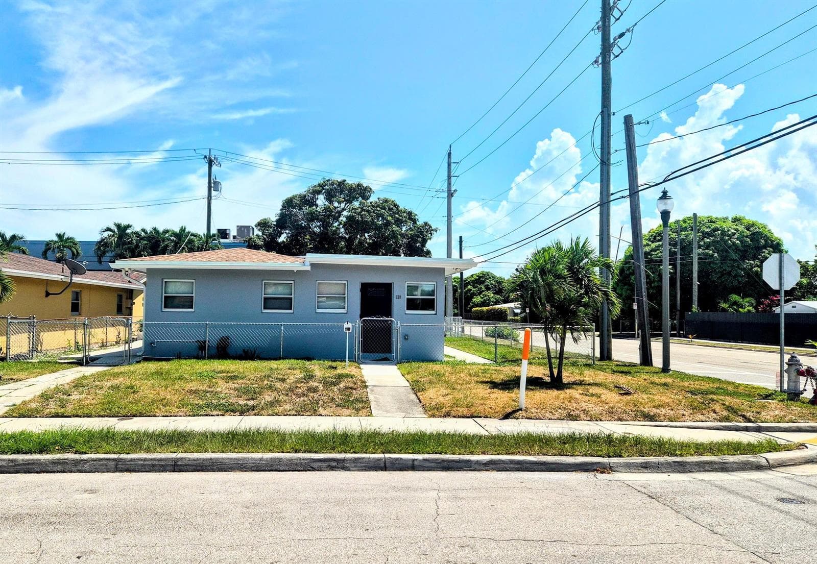 628 Monroe Drive # Front, West Palm Beach, FL 33405 photo 3