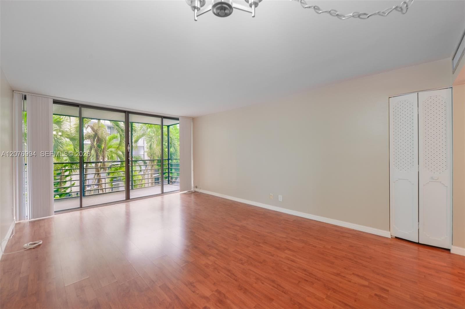 20500 W Country Club Dr # 406, Aventura, FL 33180 photo 2