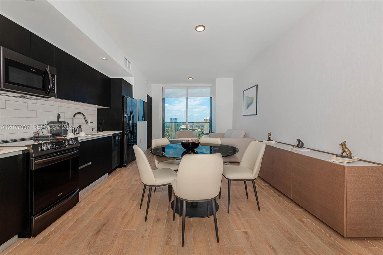 398 NE 5TH # 4118, Miami, FL 33132 photo 3