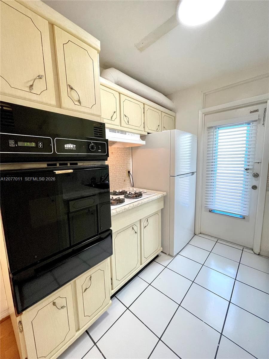 441 Collins Ave # 30, Miami Beach, FL 33139 photo 5