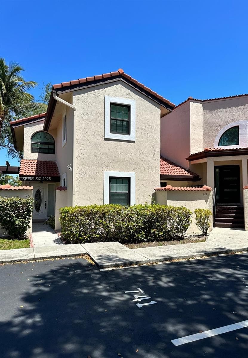 9177 W Sunrise Blvd, Plantation, FL 33322 photo 2