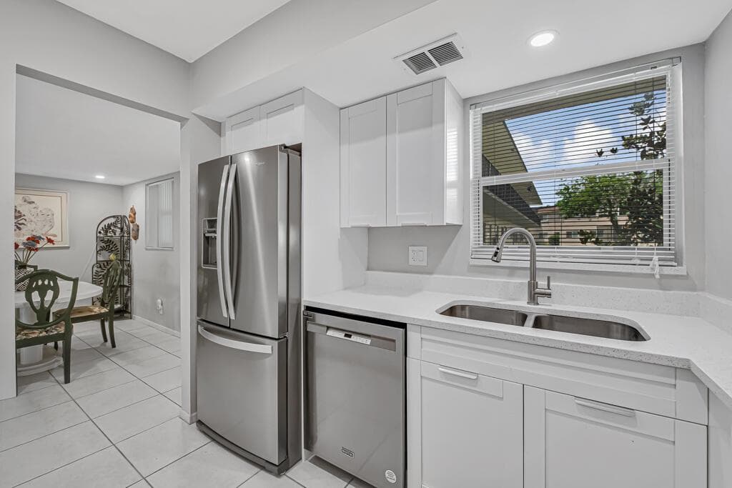 752 LORI Drive # 217, Palm Springs, FL 33461 photo 3