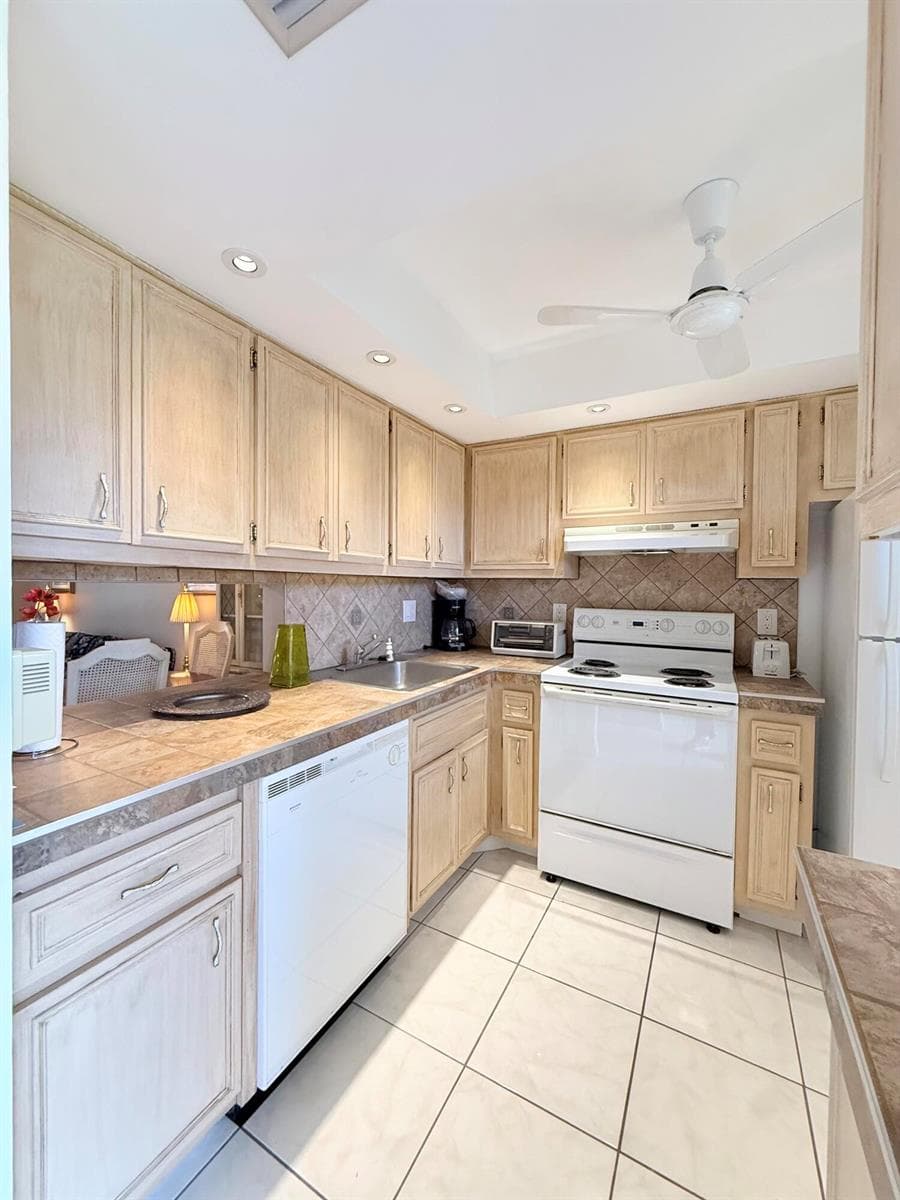 2800 NW 47th Terrace # 106B, Lauderdale Lakes, FL 33313 photo 2