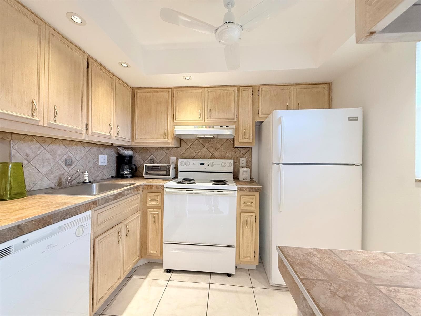 2800 NW 47th Terrace # 106B, Lauderdale Lakes, FL 33313 photo 3