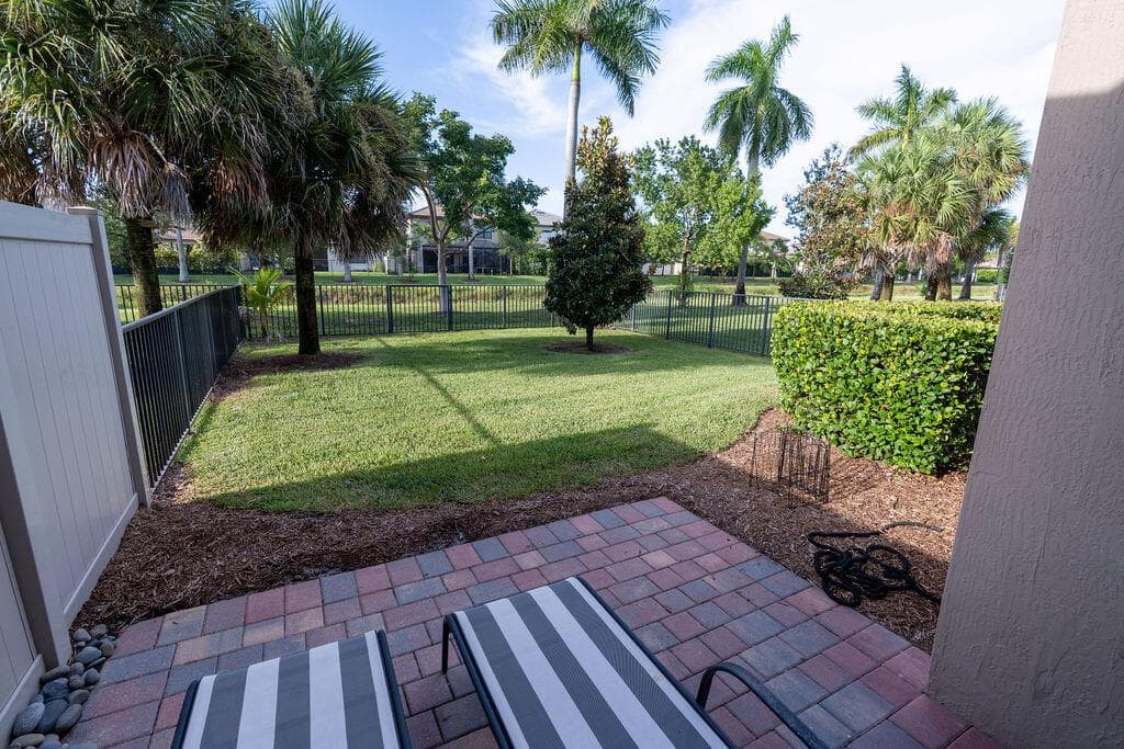 8217 Cadre Noir Road, Lake Worth, FL 33467 photo 2
