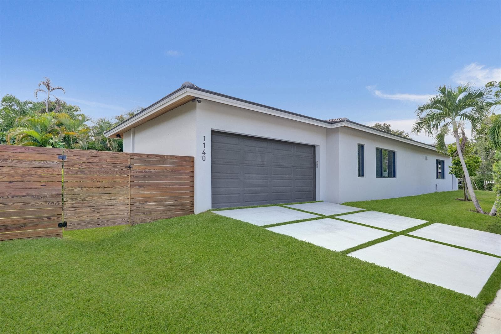 1140 SE 6TH Terrace, Fort Lauderdale, FL 33316 photo 2