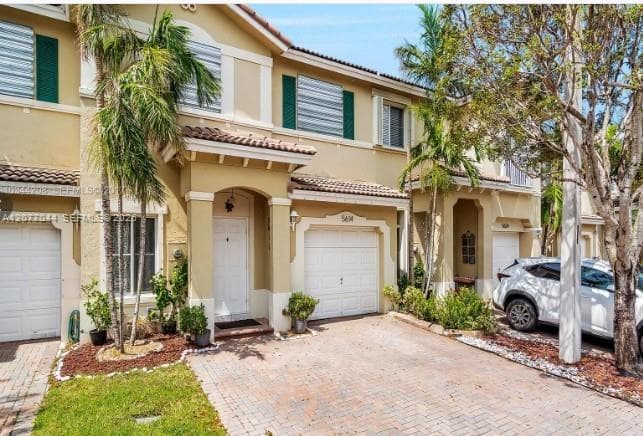 5614 NW 112th Pl, Doral, FL 33178