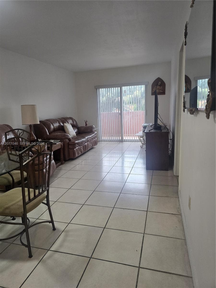 8990 SW 24th St # 226, Miami, FL 33165 photo 2