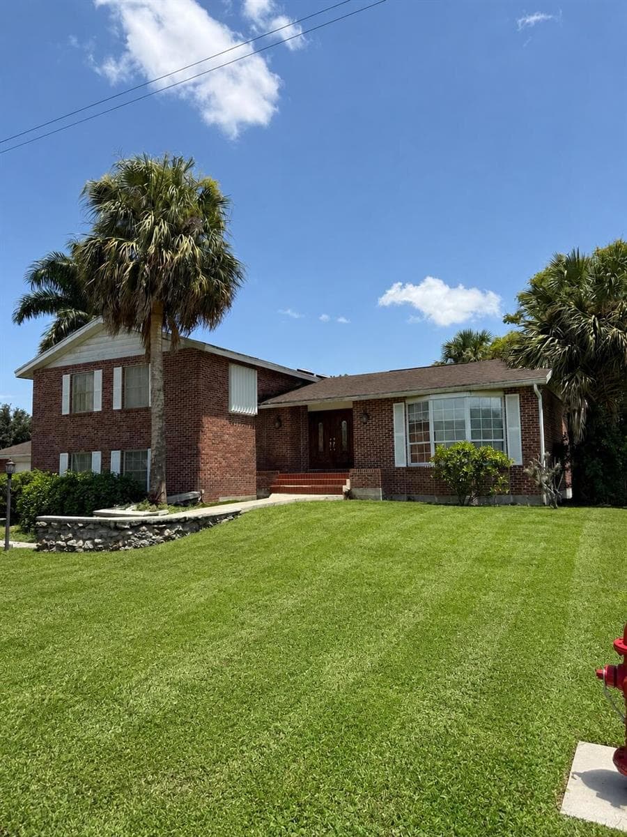 909 NE 3rd Street, Belle Glade, FL 33430 photo 2