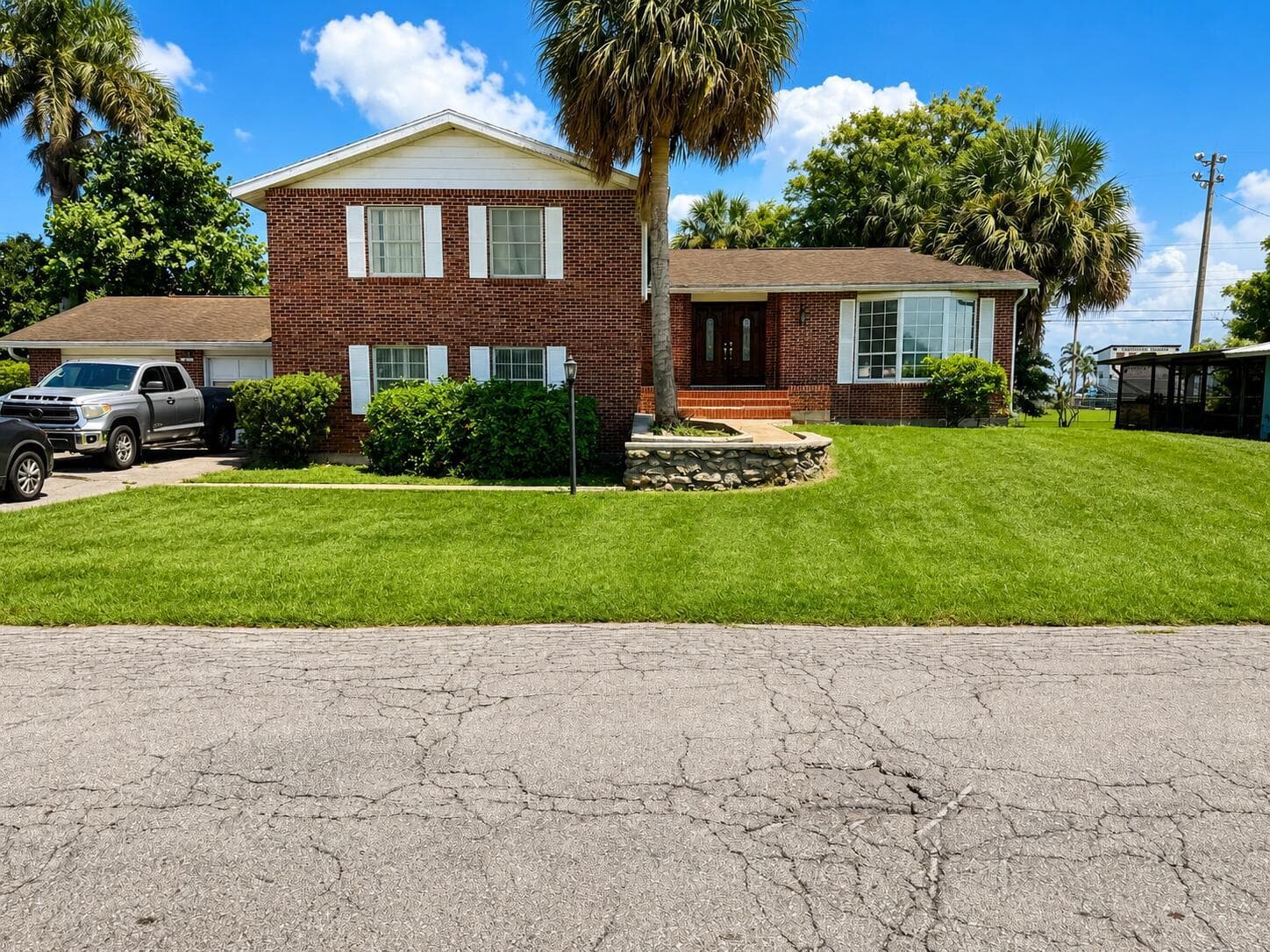 909 NE 3rd Street, Belle Glade, FL 33430