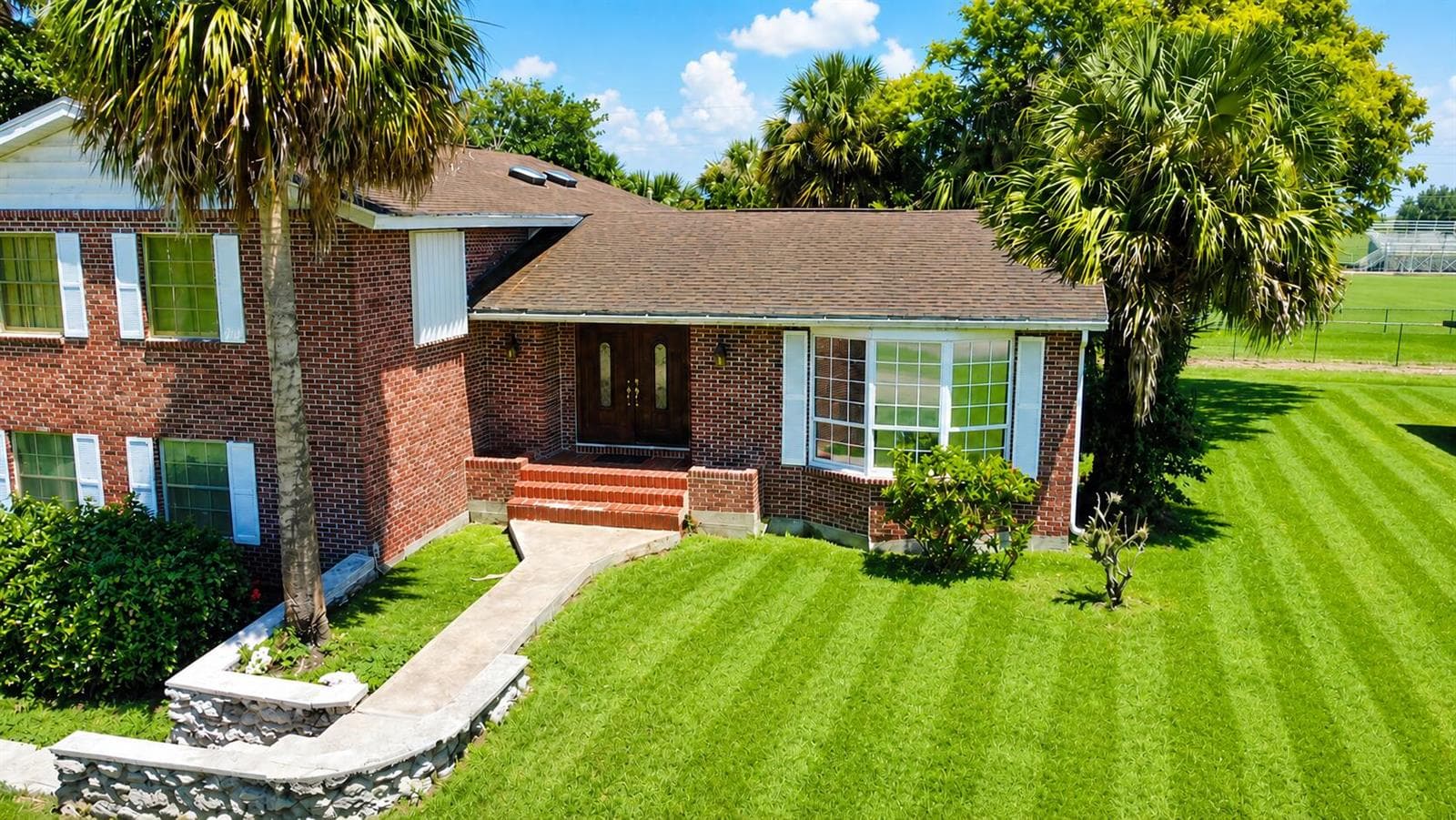 909 NE 3rd Street, Belle Glade, FL 33430 photo 4