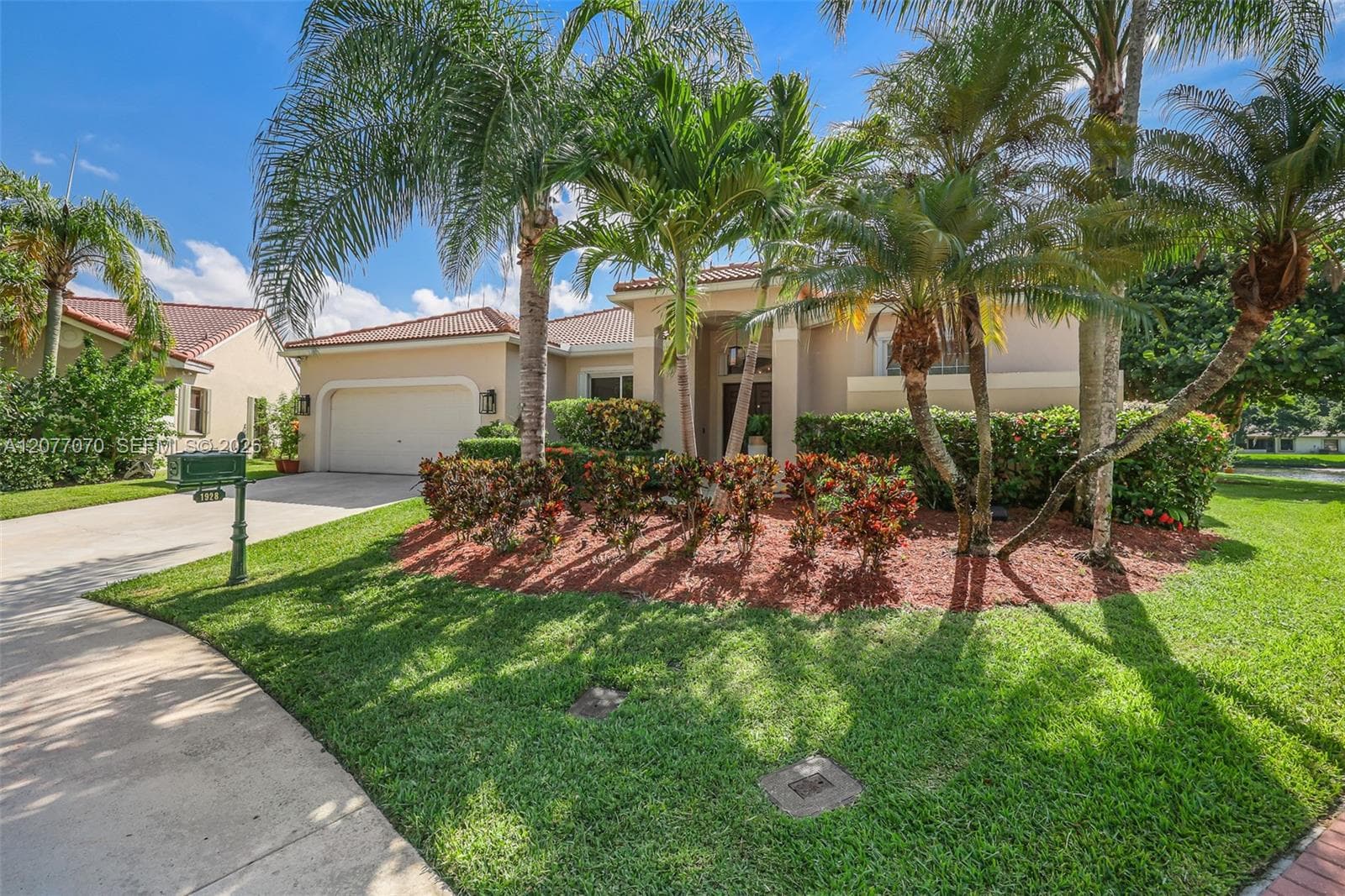 1928 Water Ridge Dr, Weston, FL 33326 photo 2