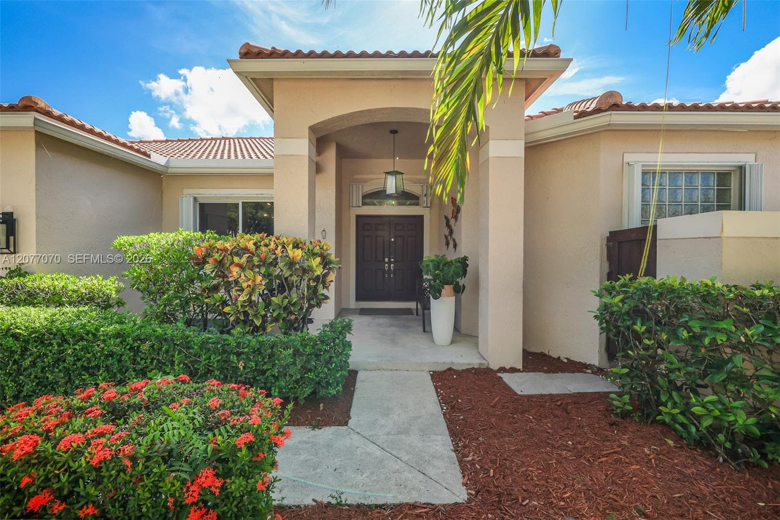 1928 Water Ridge Dr, Weston, FL 33326 photo 4