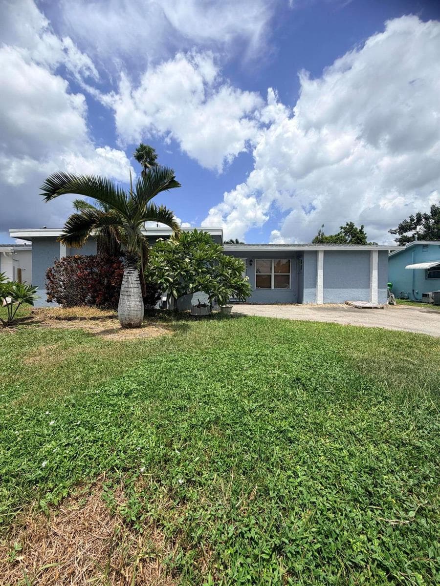 8381 NW 28TH Place, Sunrise, FL 33322 photo 2
