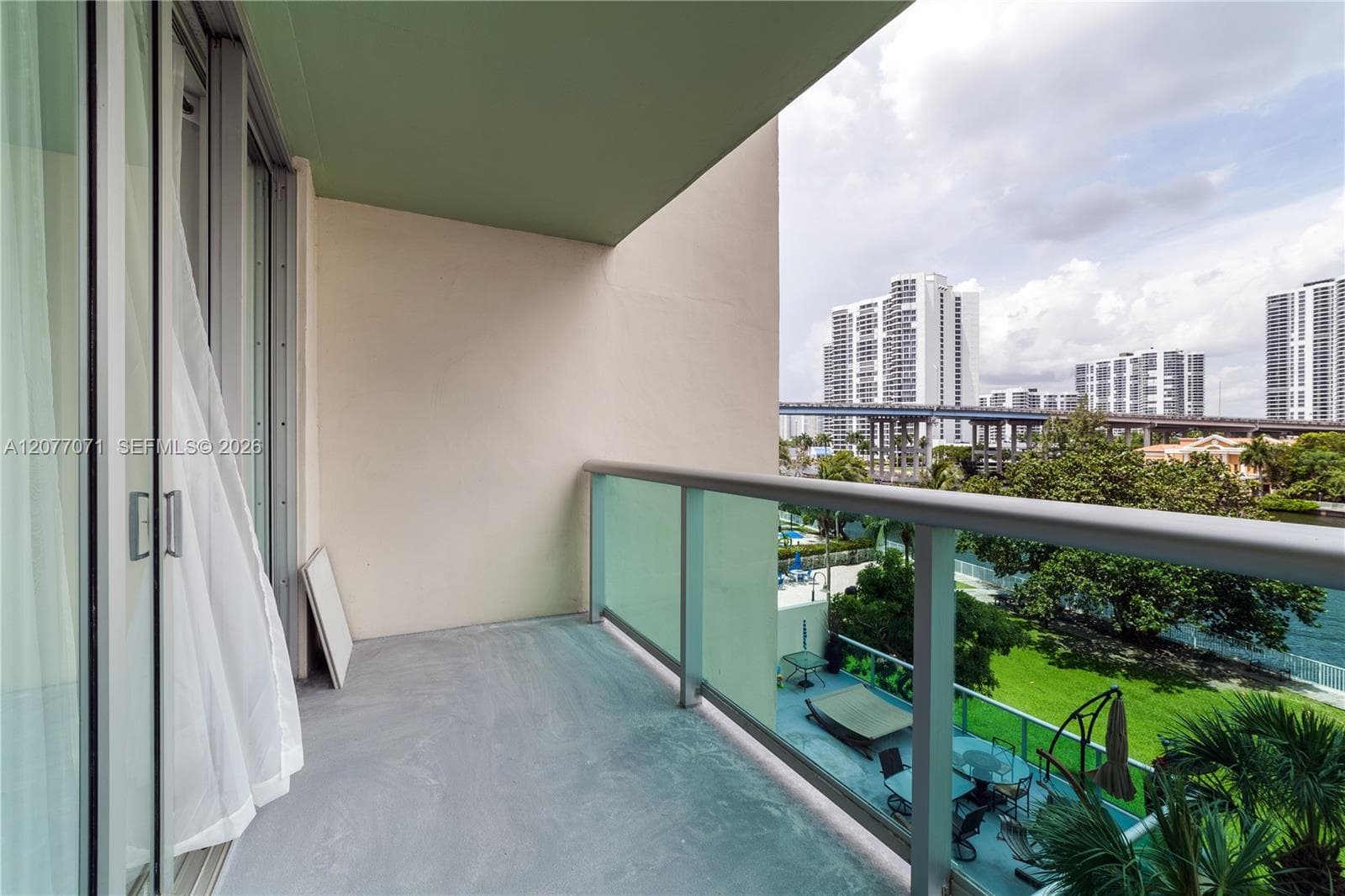 19390 Collins Ave # 419, Sunny Isles Beach, FL 33160 photo 3