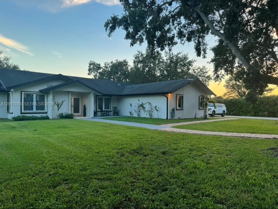15290 SW 200th St, Miami, FL 33187