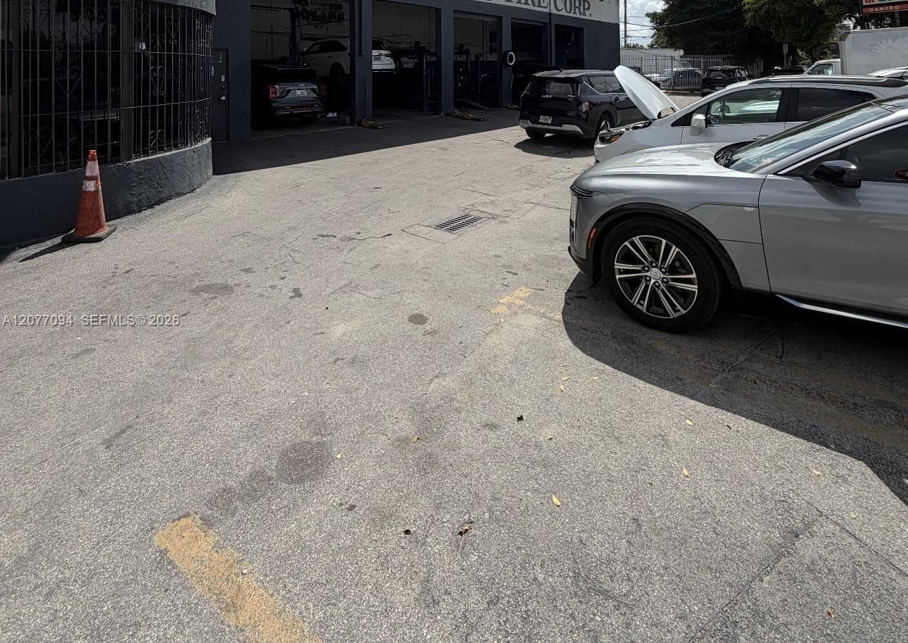 ESTABLISHED TIRE/MECHANIC SHOP, Miami FL 33142 photo 2