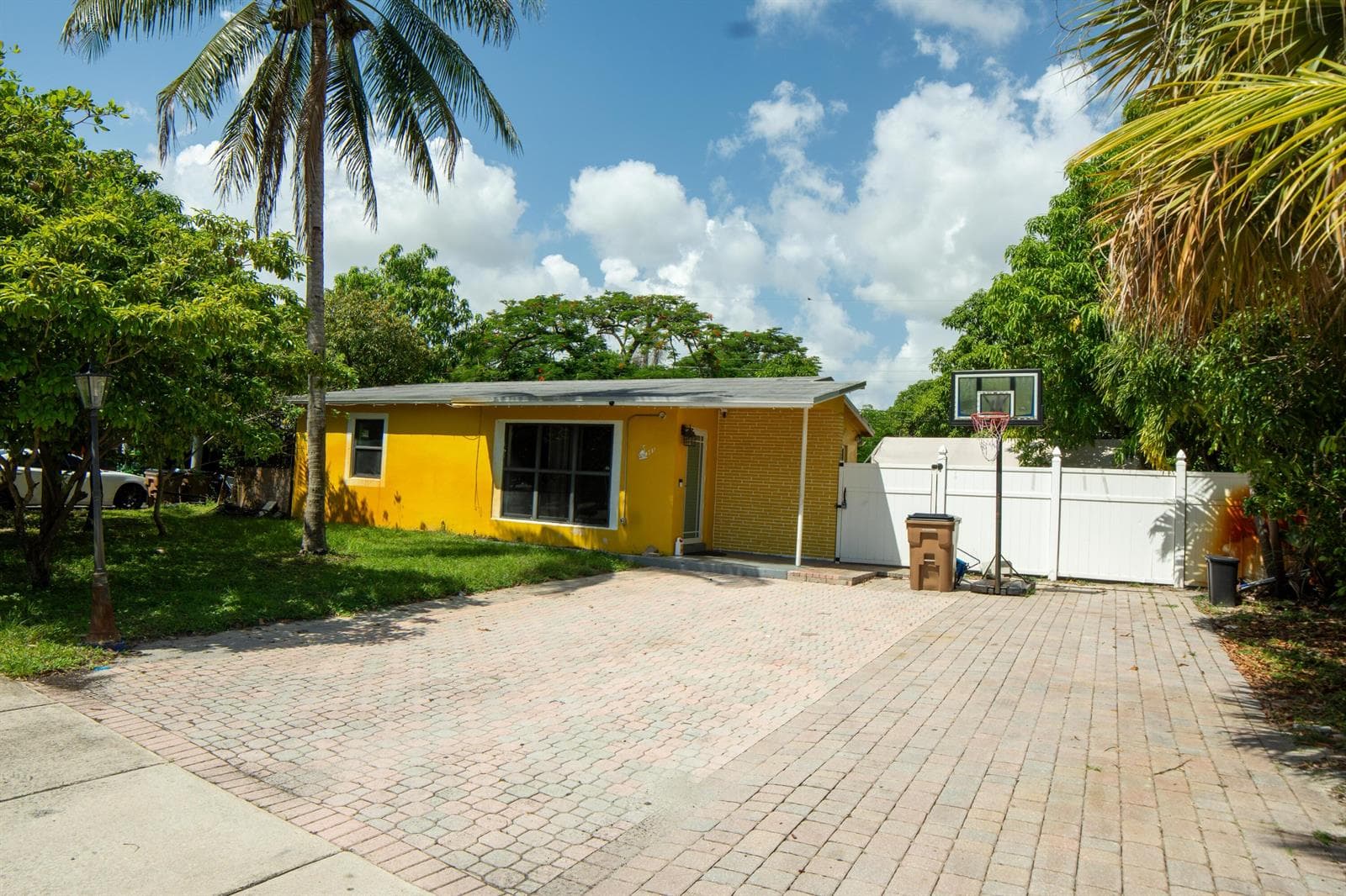 4731 NE 2ND, Deerfield Beach, FL 33064 photo 2