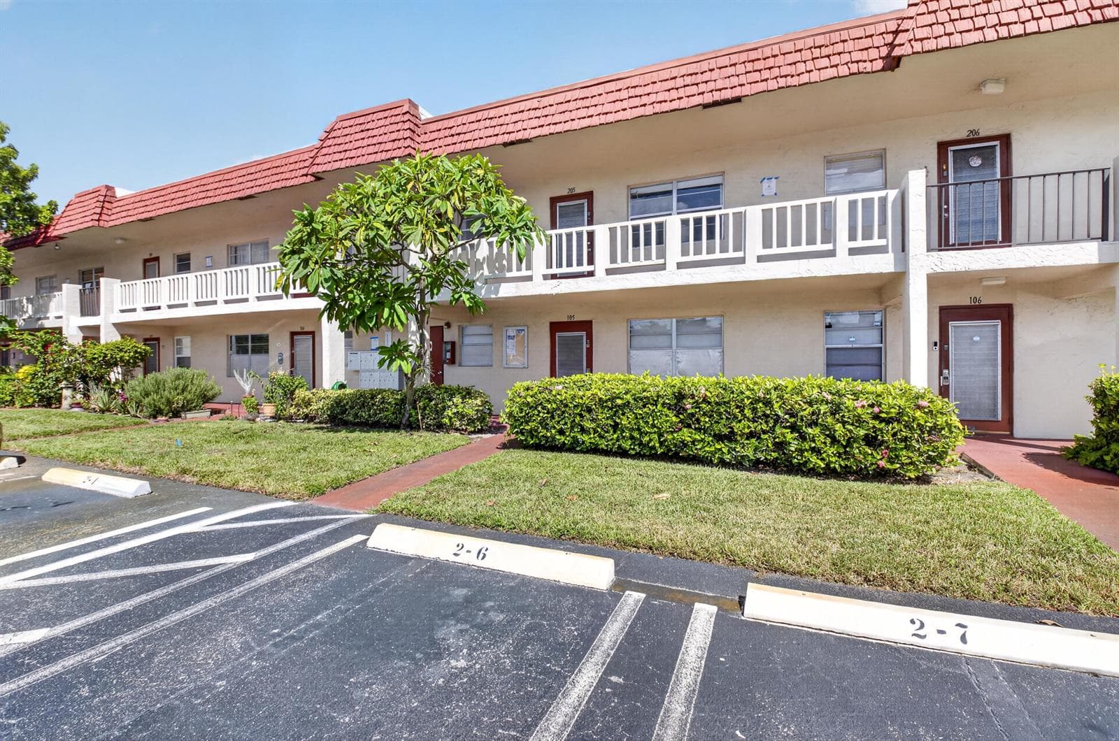 2 Abbey Lane # 205, Delray Beach, FL 33446 photo 2
