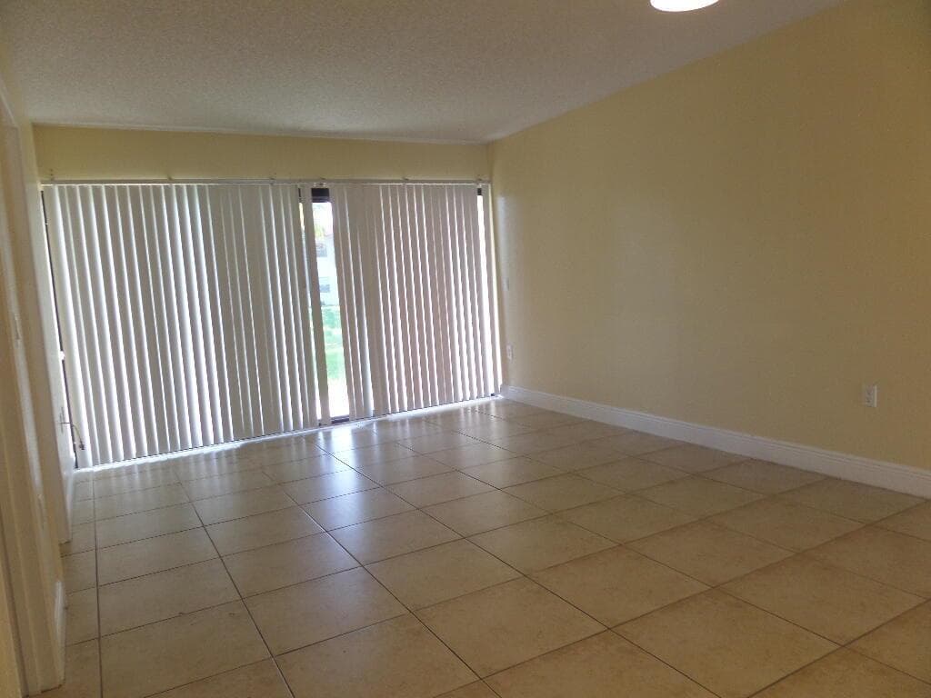 1524 LAKE CRYSTAL Drive # B, West Palm Beach, FL 33411 photo 4