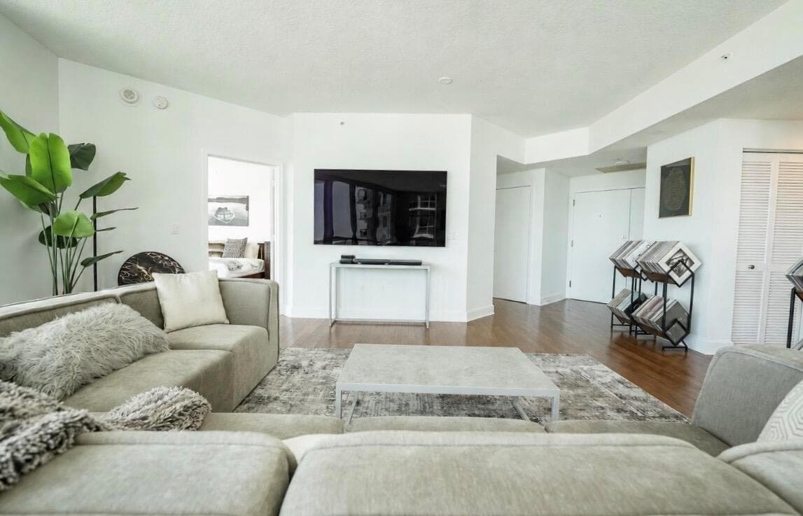 111 SE 8th Avenue # 1402, Fort Lauderdale, FL 33301 photo 4