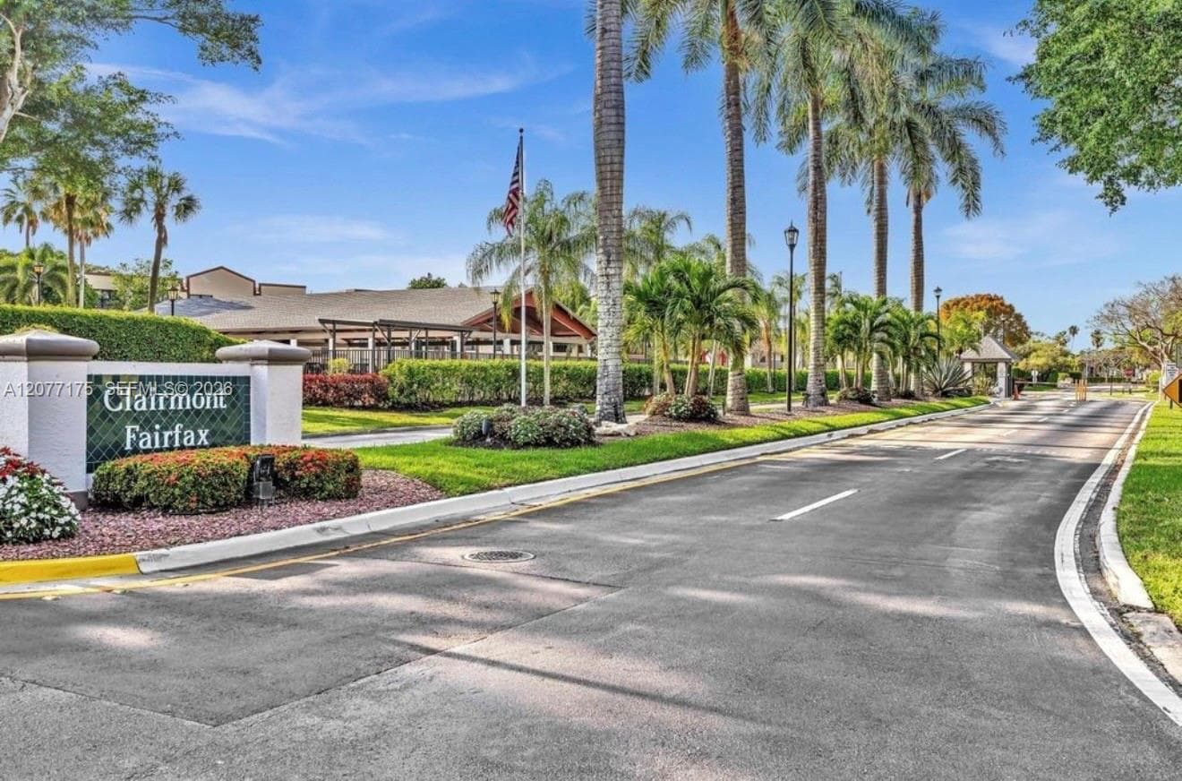 10847 W Clairmont Cir # 302, Tamarac, FL 33321 photo 2