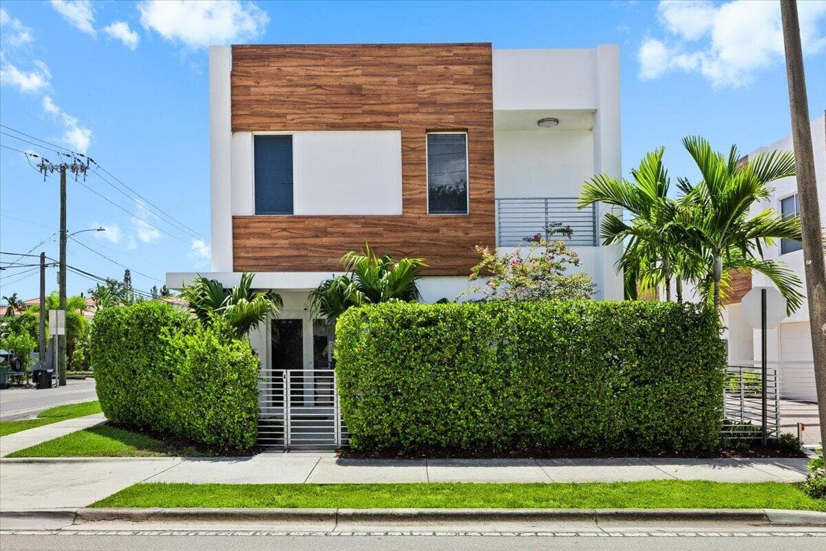1255 NE 18TH Avenue, Fort Lauderdale, FL 33304 photo 2