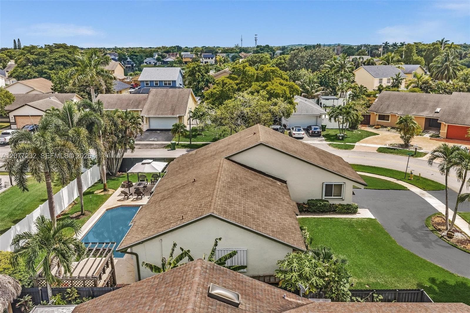 741 SW 100th Ter, Pembroke Pines, FL 33025 photo 4