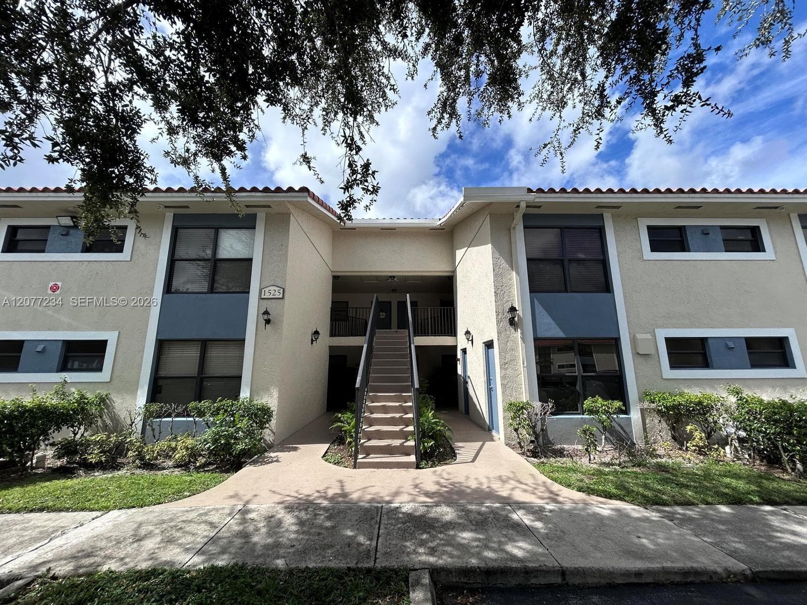 1525 Lake Crystal Dr # D, West Palm Beach, FL 33411