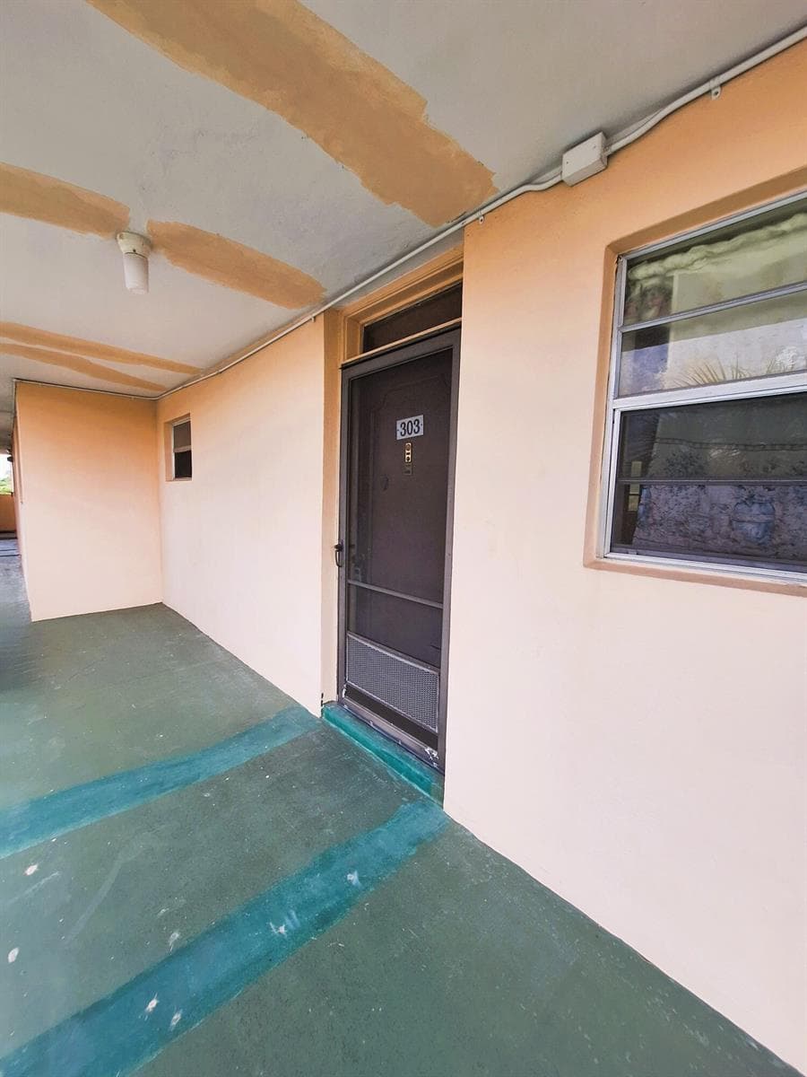 2900 NW 47TH Terrace # 303B, Lauderdale Lakes, FL 33313 photo 2