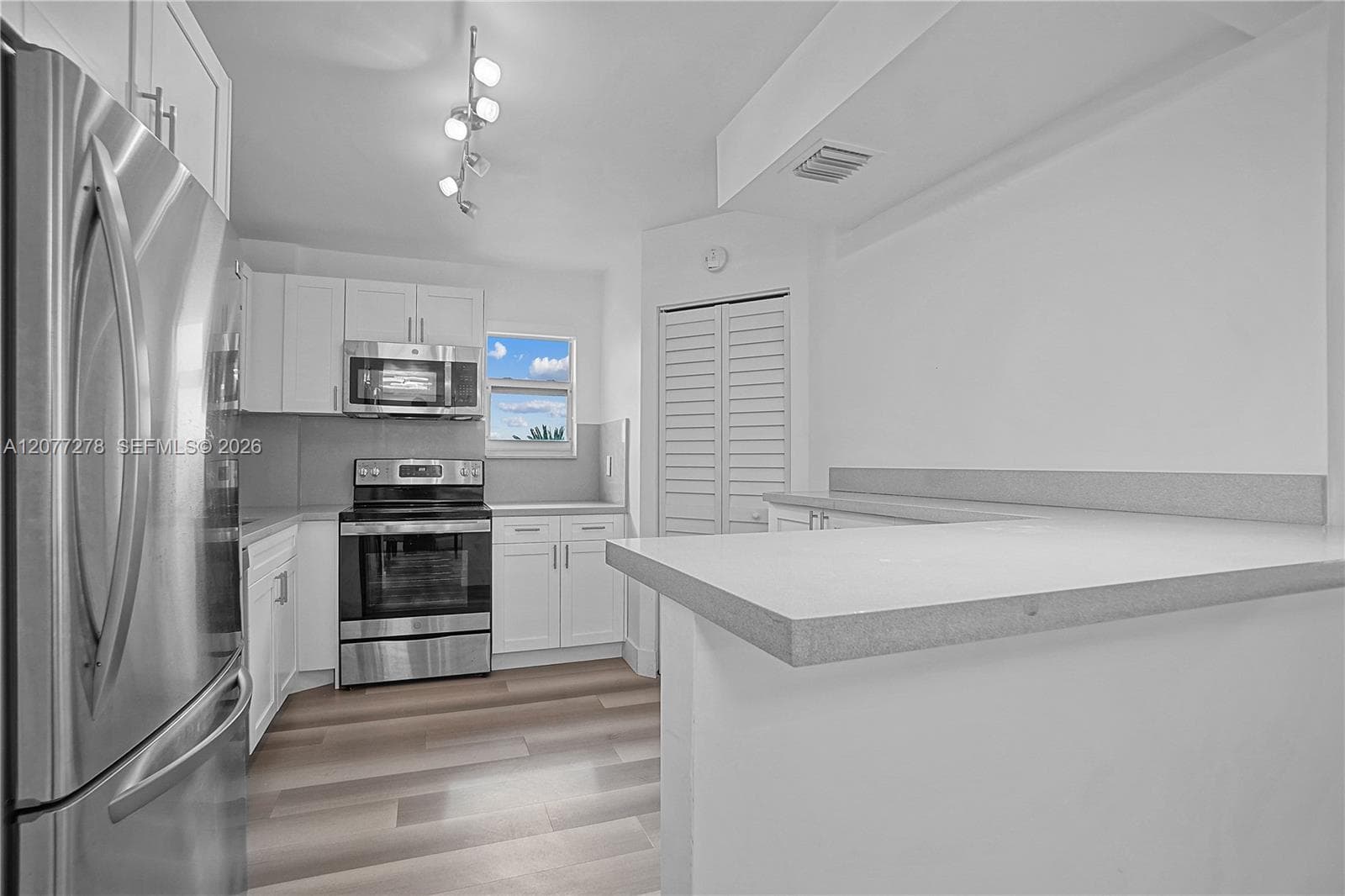 9273 Collins Ave # 309, Surfside, FL 33154 photo 3